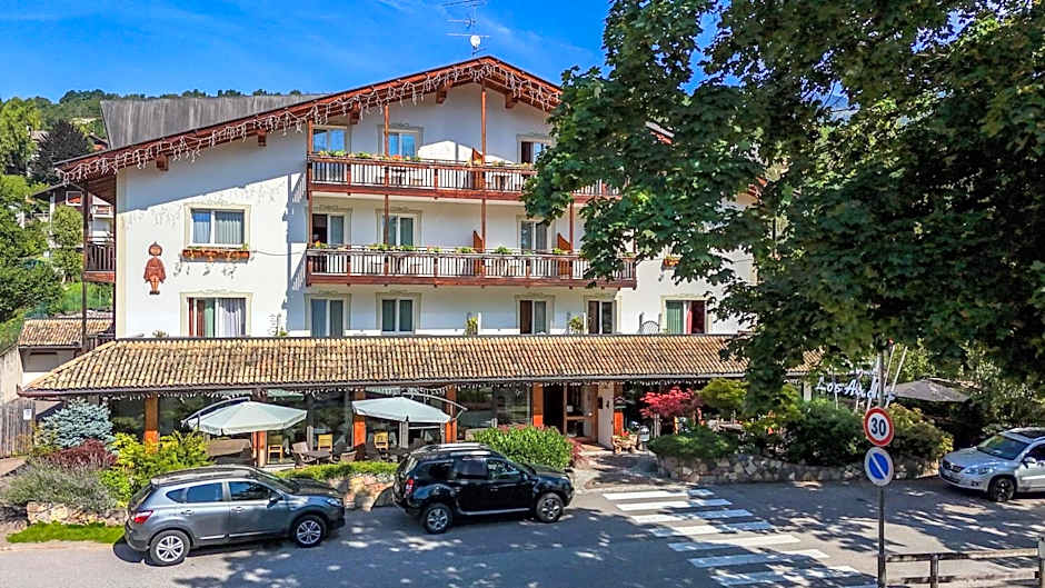 Photo 1 of 50 of Hotel Los Andes