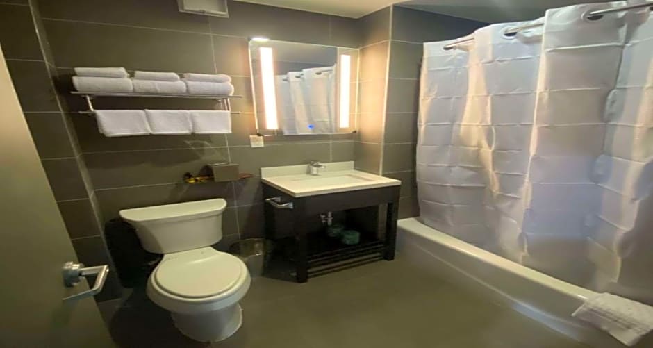 Best Western Plus City Line Hotel – New York, NY