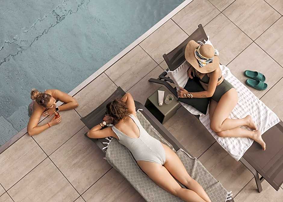 GOING TRIPLE A apartments EAST