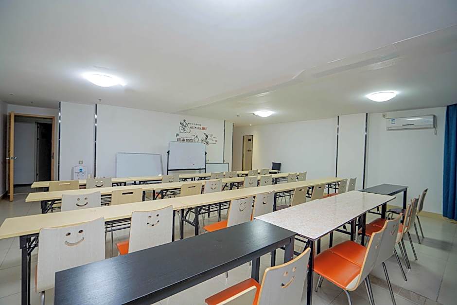 7 Days Inn Yunfu Luoding Central