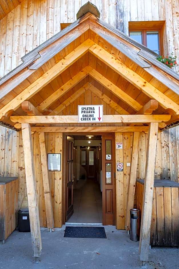 Youth Hostel Arsviva