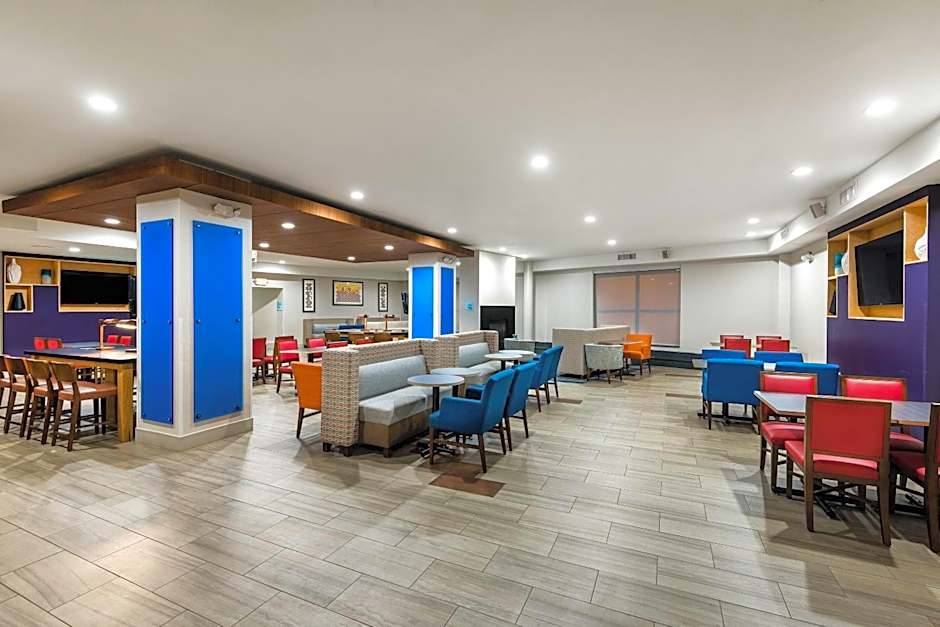 Country Inn & Suites by Radisson, Downtown Albany New York