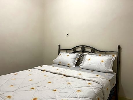 OYO 90812 Hayza Residence Syariah
