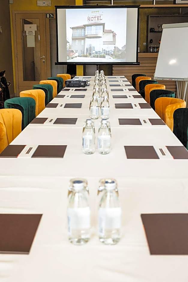 Euro Garni Hotel