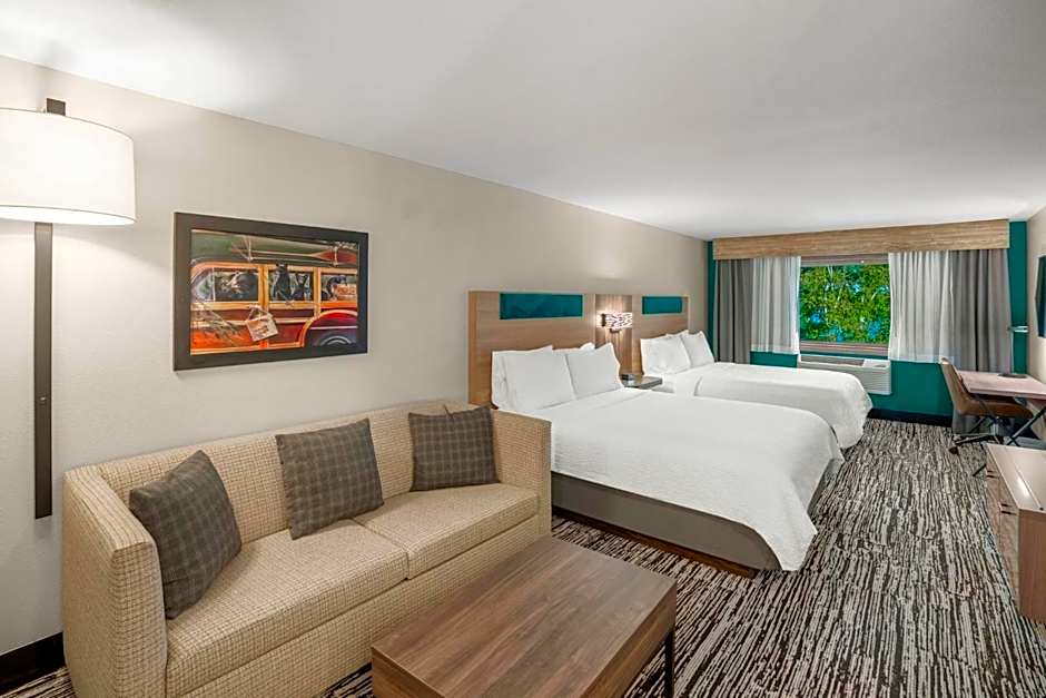 Holiday Inn Express & Suites Hayward by IHG
