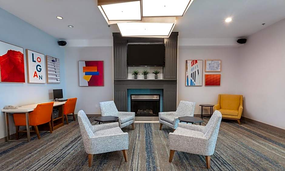 Holiday Inn Express & Suites Logan By IHG