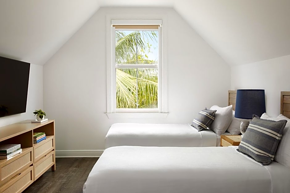 Parrot Key Hotel & Villas