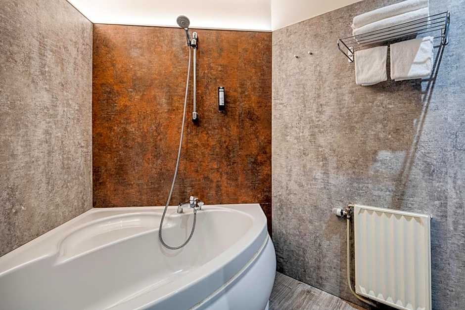 B&B HOTEL Mons Centre