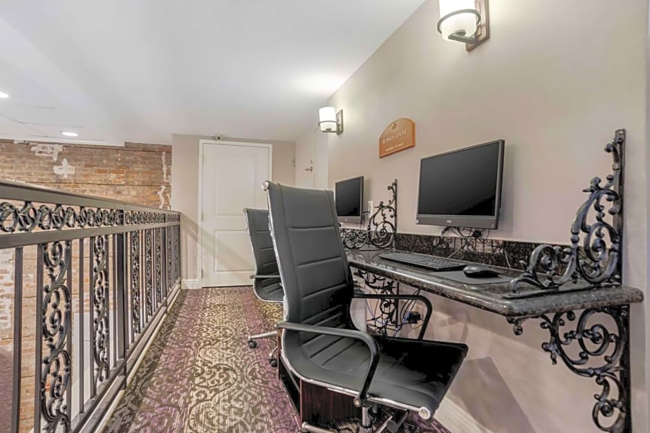 Best Western Plus St. Christopher Hotel