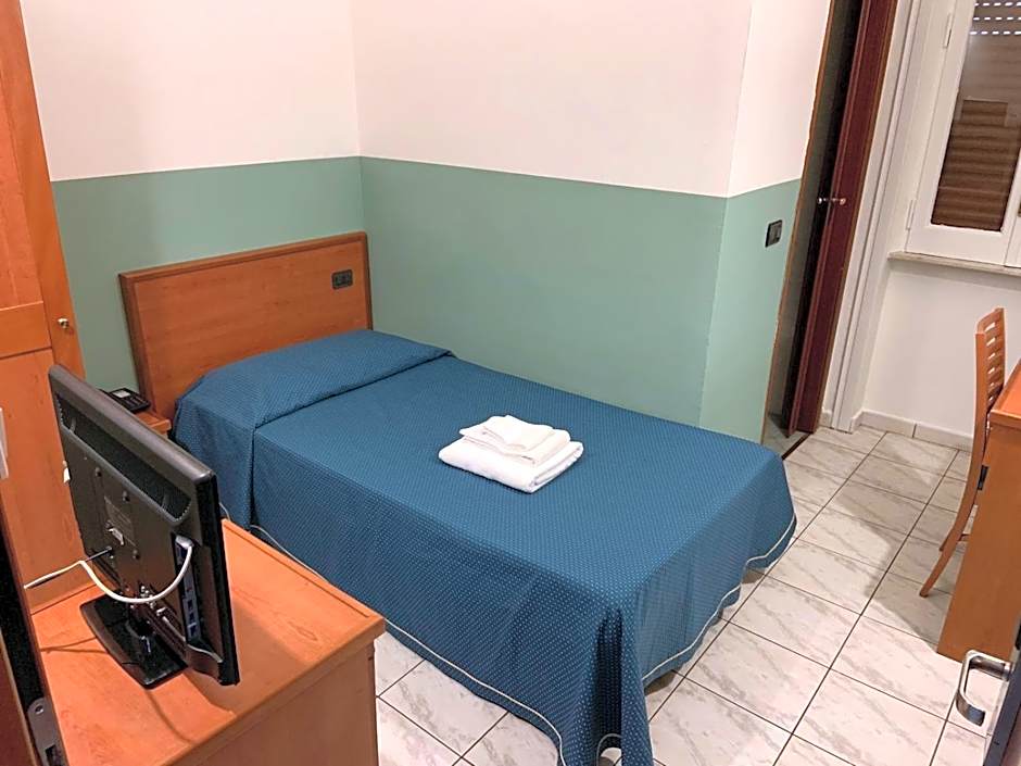 Photo 1 of 9 of Single Room