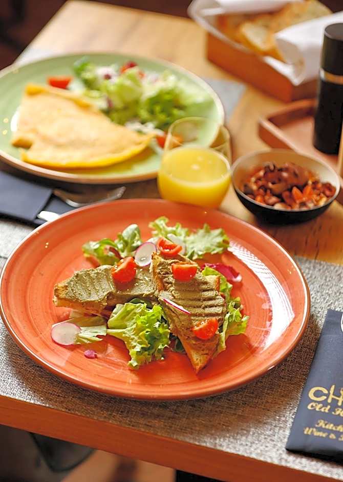 Chop Old House Hotel