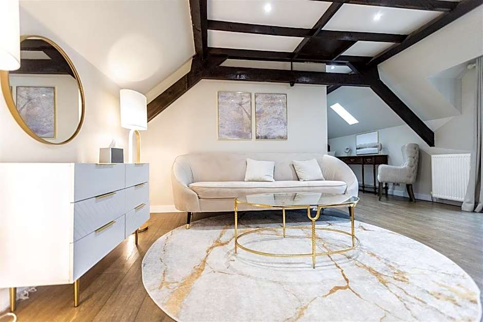 Marshall Meadows Manor House