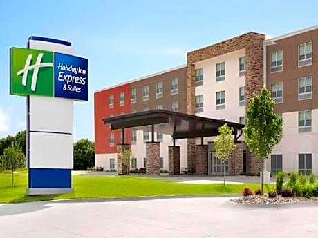 Holiday Inn Express & Suite Milroy - Reedsville By IHG