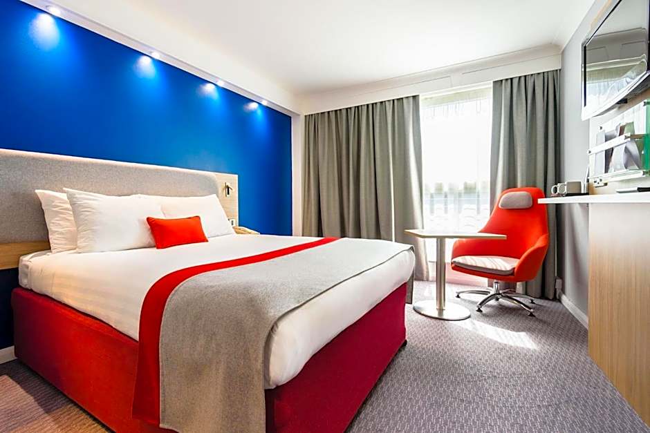 Holiday Inn Express Portsmouth Gunwharf Quays By IHG