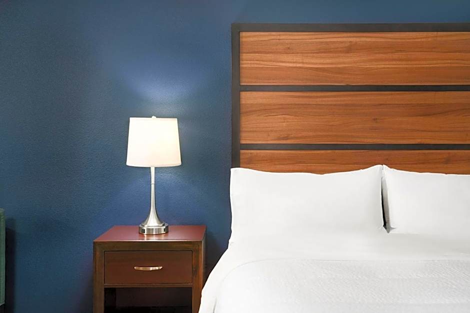 Garner Topeka West By IHG