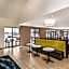 La Quinta Inn & Suites by Wyndham Philadelphia Airport