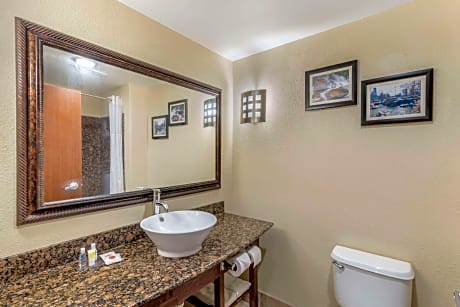 2 Queen Beds, Suite, Non-Smoking
