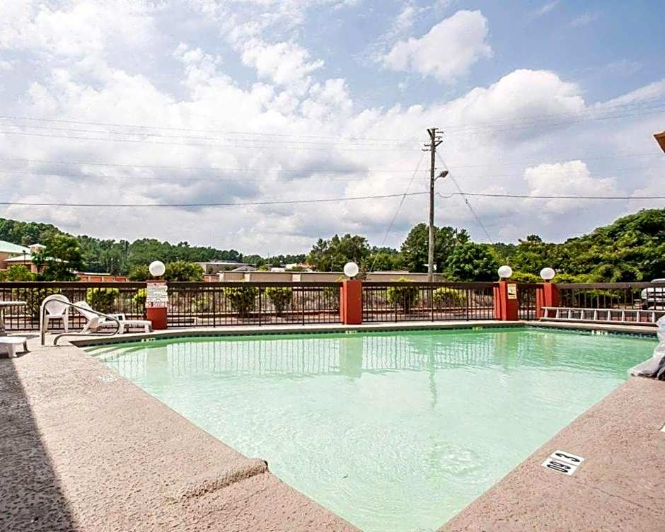 Econo Lodge Inn & Suites Tuscaloosa I-20