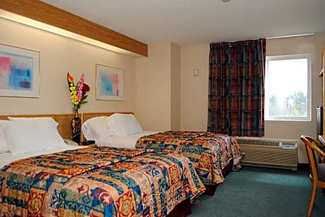 Double Room with Two Double Beds - Accessible/Smoking