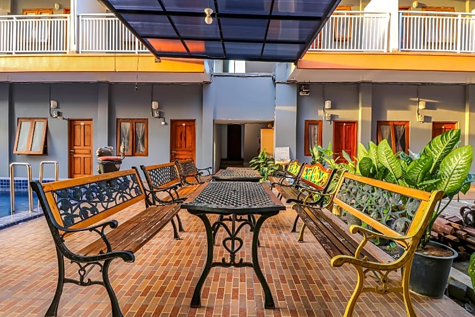 OYO 1670 Likko Inn – Denpasar, CO