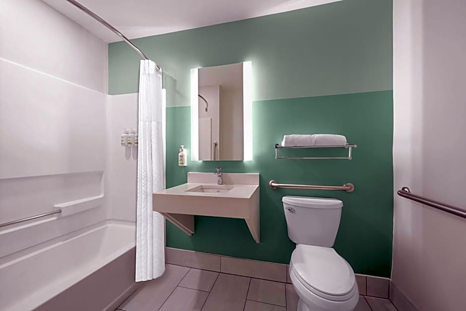 Wingate by Wyndham Matthews/Charlotte