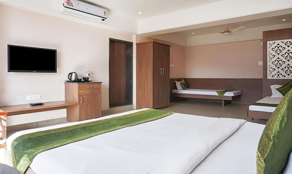 Shri Vitthal Mangalam - Hotel in Satara