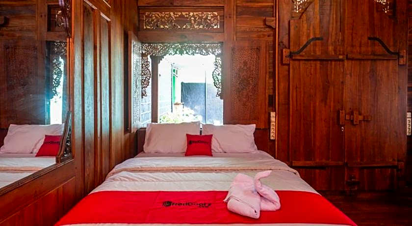 RedDoorz Syariah near Terminal Mendolo Wonosobo 2