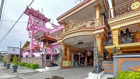 Hotel Shinta 1 near Stasiun Kertosono Mitra RedDoorz