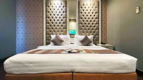 Deluxe Hollywood Room