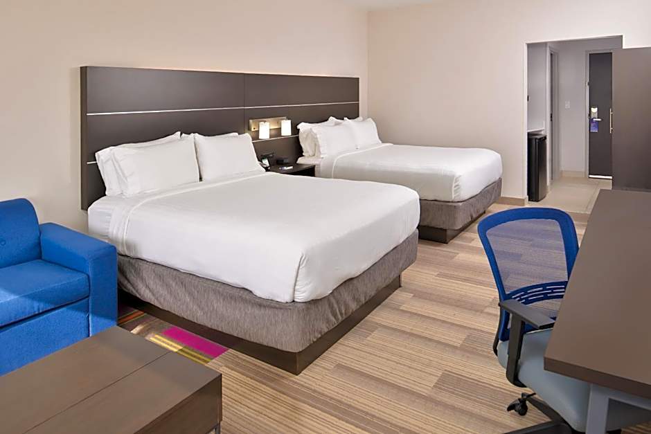 Holiday Inn Express & Suites Kansas City - Lees Summit By IHG