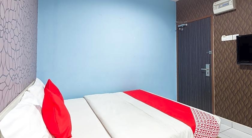 Super OYO 1163 Hotel Pulai