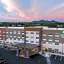 Holiday Inn Express & Suites Roanoke - Civic Center