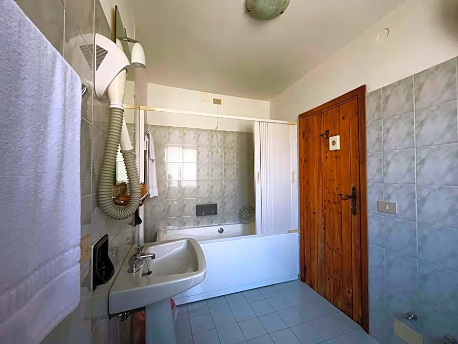 Hotel Garnì Mille Pini