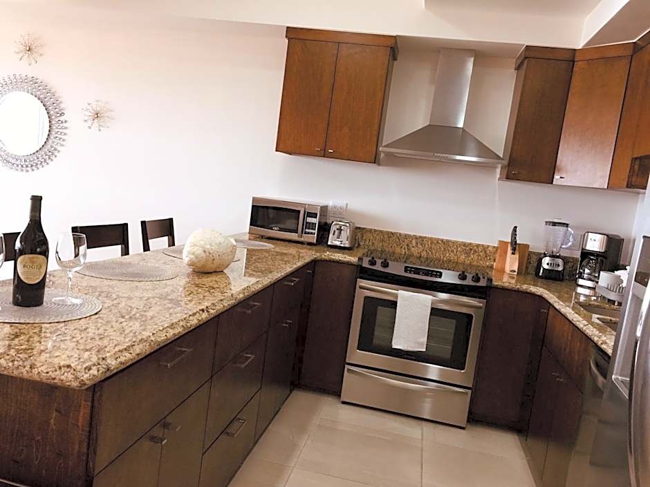 La Jolla Excellence, Exclusive Front Beach!