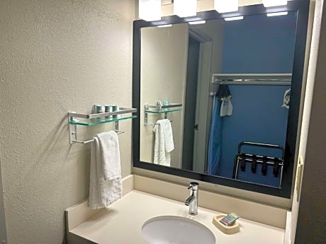 King Room - Mobility Accessible with Roll-in Shower