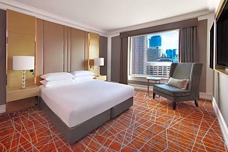 Executive Level, 1 Bedroom Presidential Suite, 1 King, River View, High Floor, Whirlpool