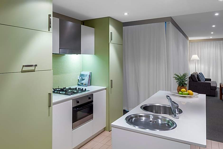 Oaks Glenelg Liberty Suites