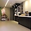 AM Hotel