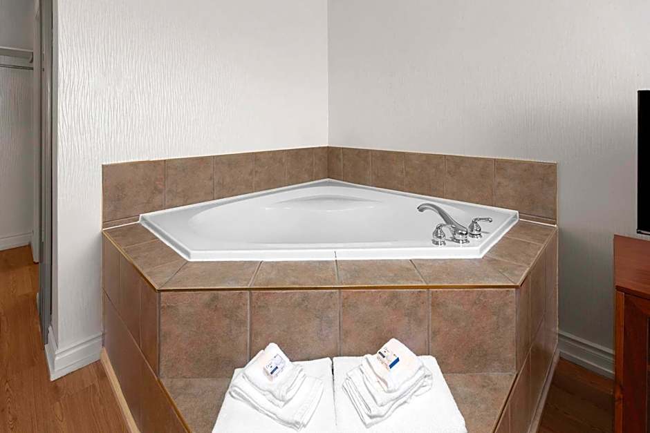 Ramada by Wyndham Arnprior