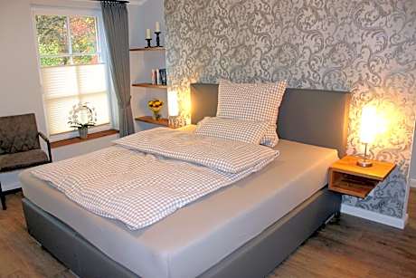 Deluxe Double Room with Shower