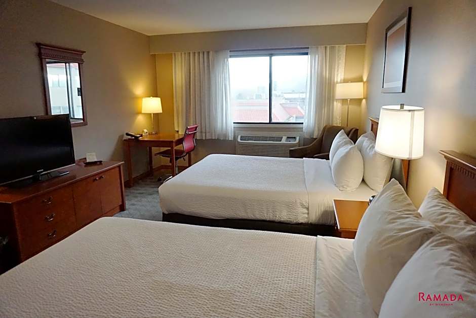 Ramada Hotel & Conference Center by Wyndham Kelowna