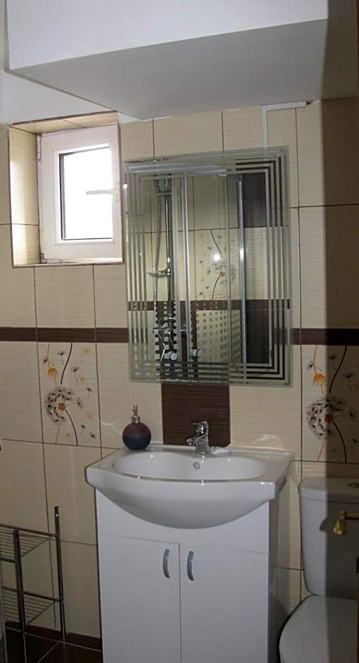 4 Seasons Apartments