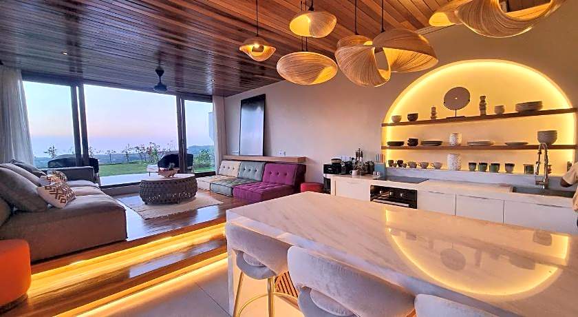 Uluwatu Sunset Hills