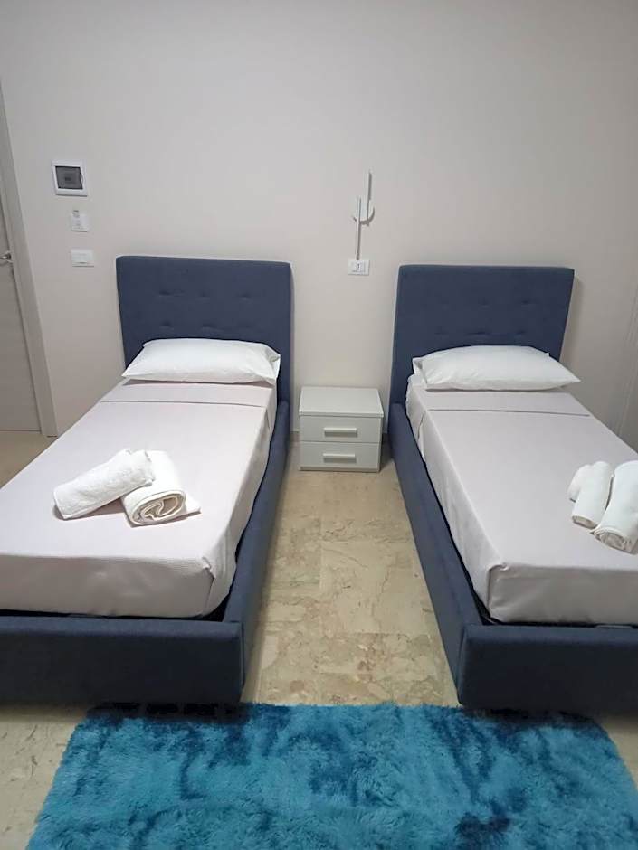 LOVELY BIANCO - Rooms & Apartment