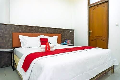 RedDoorz Plus @ Ende City Center