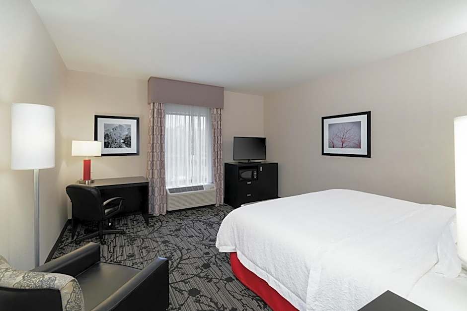 Hampton Inn & Suites Roanoke Airport