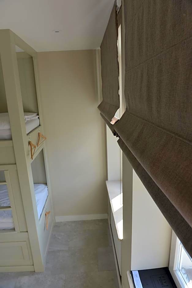 Five Point Hostel & Apartments