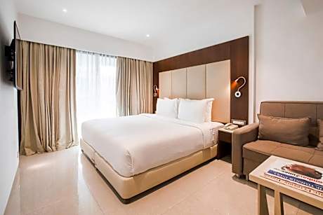 Club Room with Jacuzzi