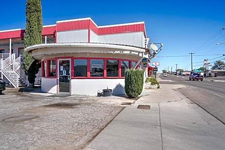 OYO Hotel Alpine TX near University