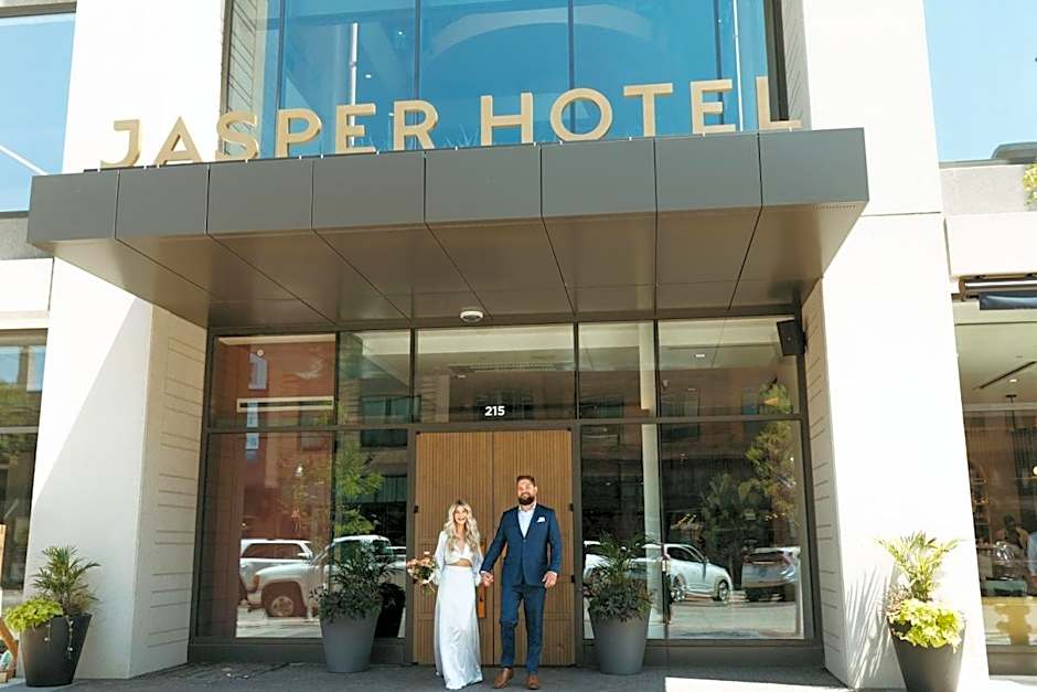 Jasper Hotel